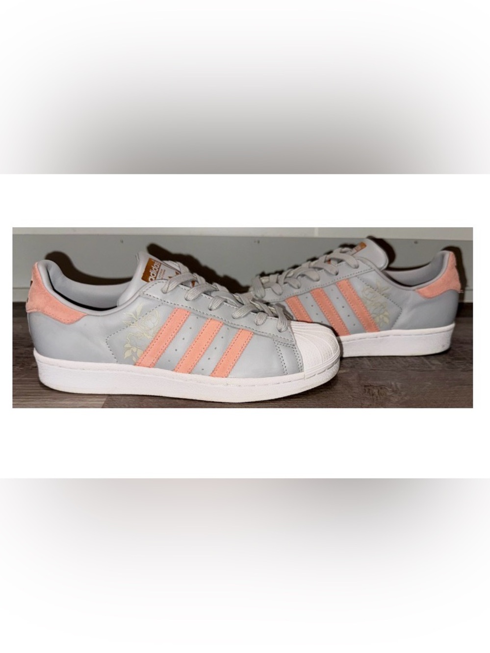 Women's Adidas Sneakers Size 7 in great condition